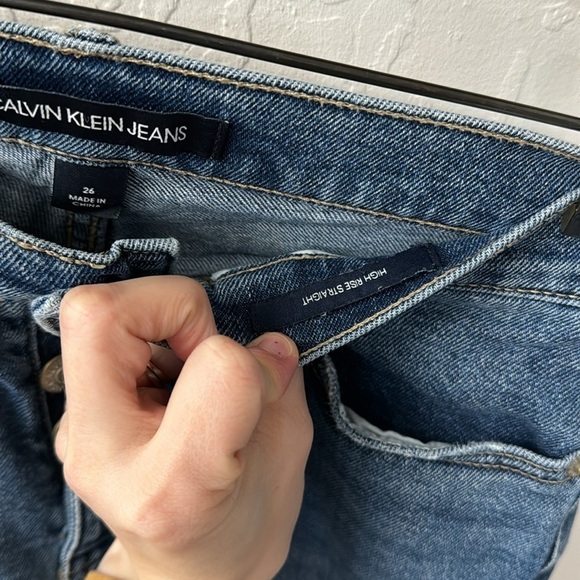 Calvin Klein High Rise Straight Distressed Medium Wash Jeans 26 Button Fly - Picture 6 of 8